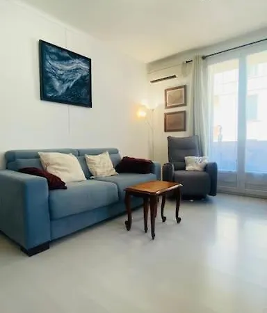 Centre 2 Pieces 50m2 Climatise Super Equipe *